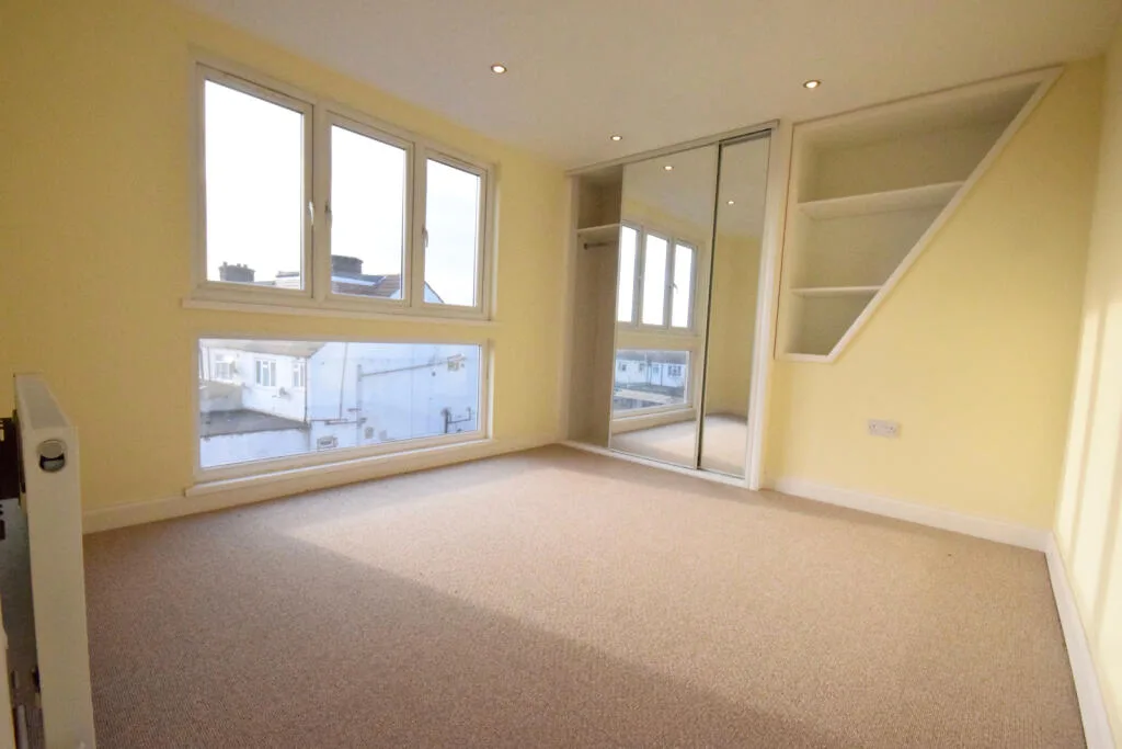 3 bedroom flat for rent