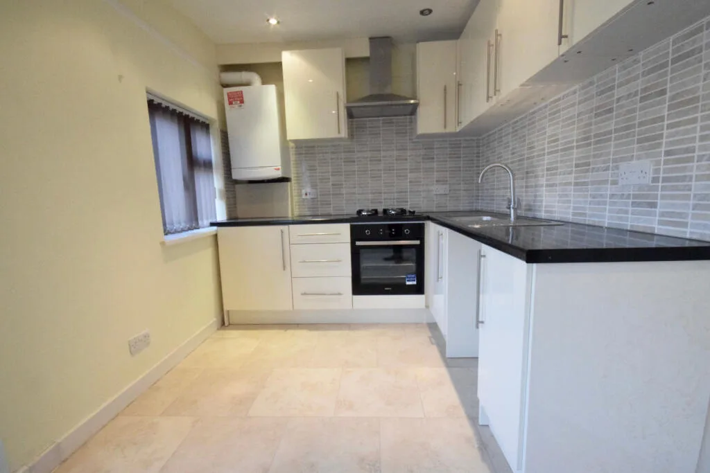 3 bedroom flat for rent