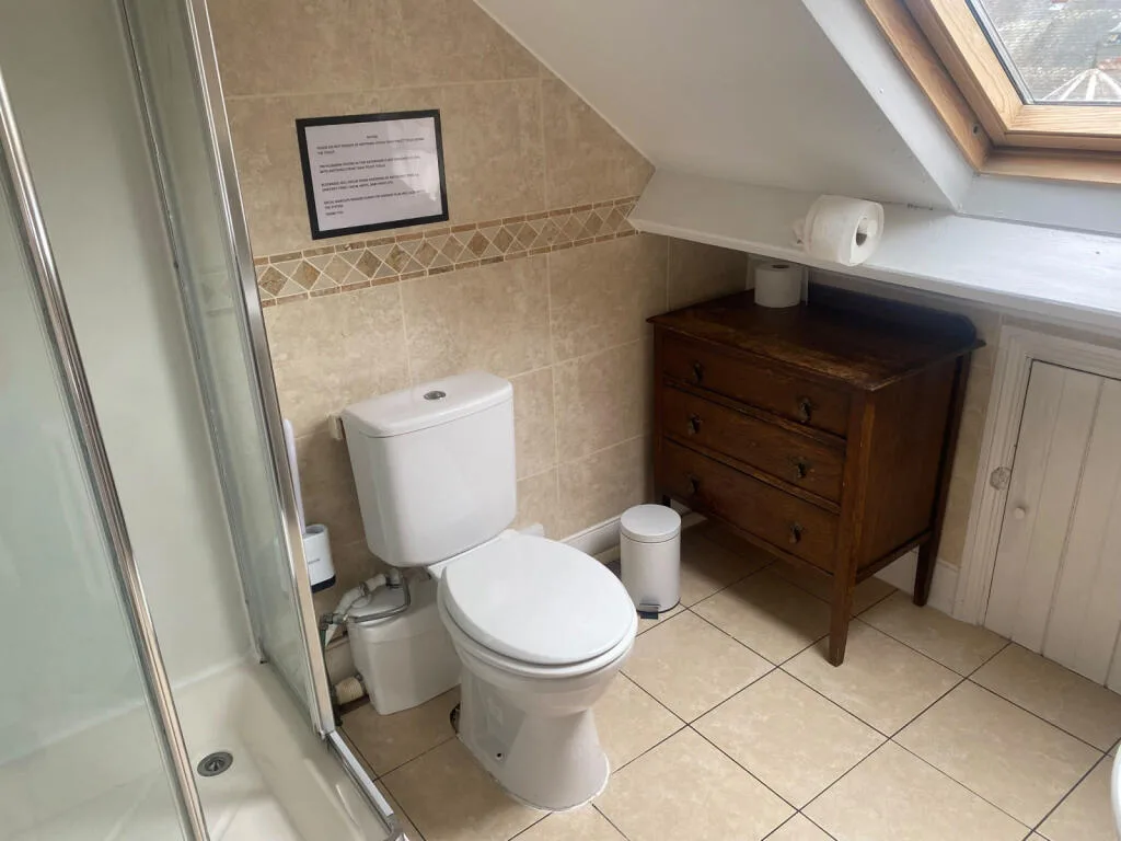 6 bedroom terraced house for rent