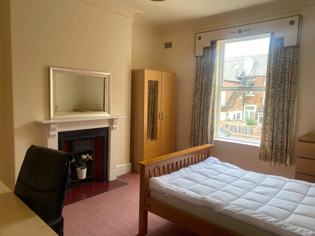 6 bedroom terraced house for rent