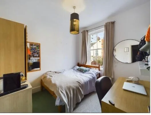 6 bedroom terraced house for rent