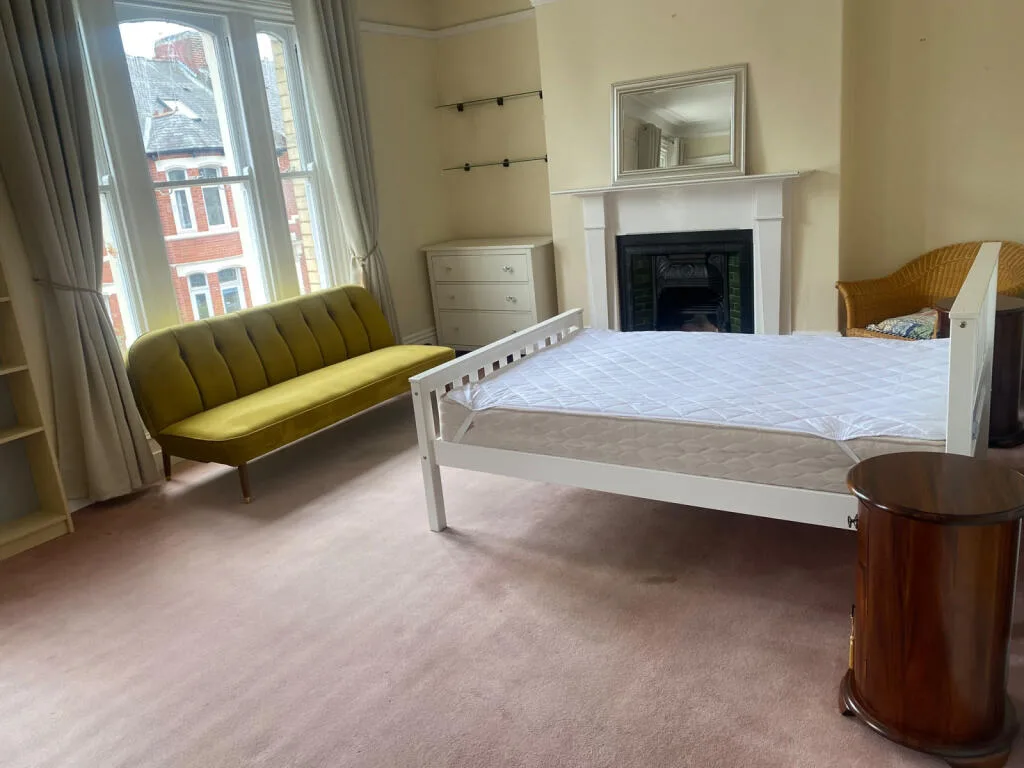 6 bedroom terraced house for rent