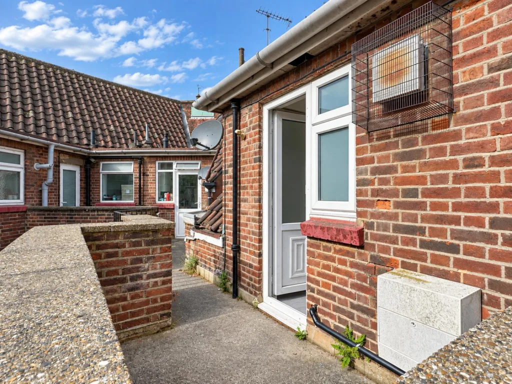 2 bedroom flat for rent