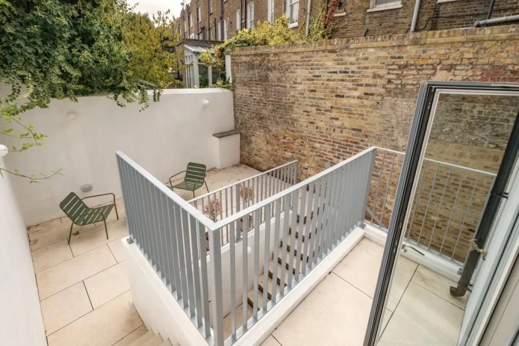 3 bedroom maisonette for rent