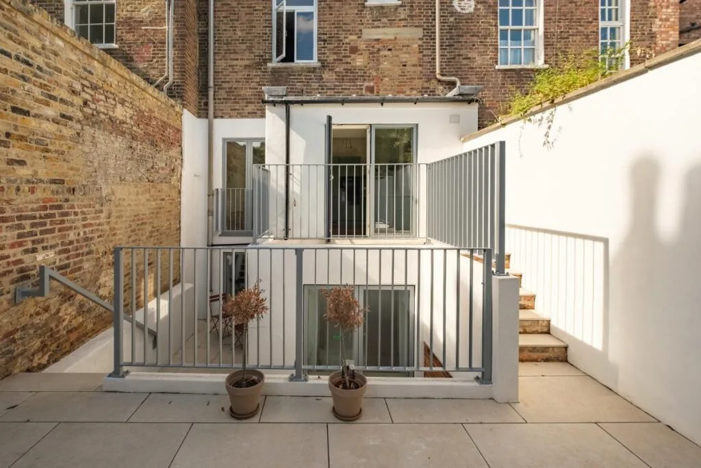 3 bedroom maisonette for rent