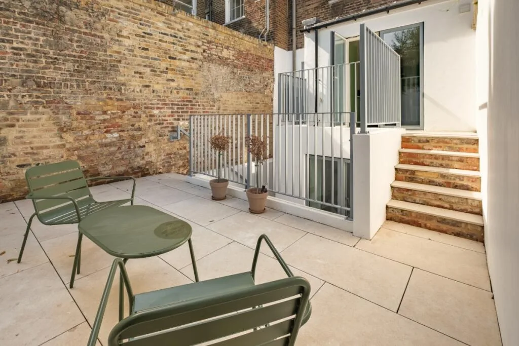 3 bedroom maisonette for rent