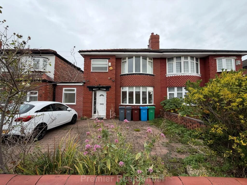 4 bedroom semi-detached house for rent