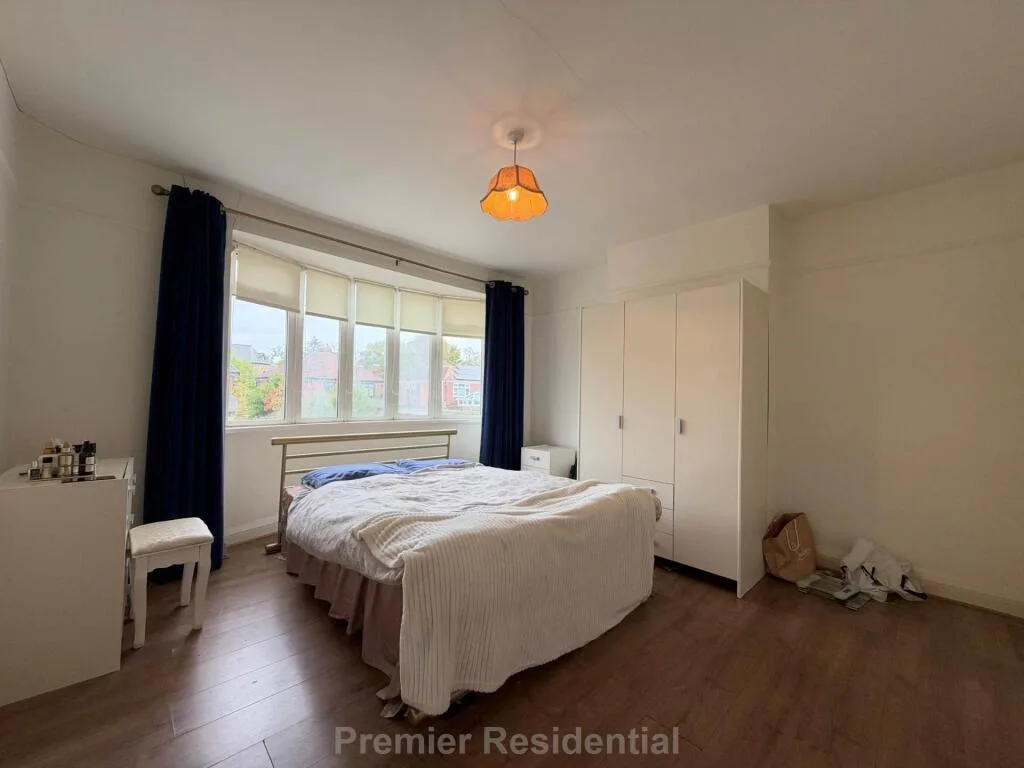 4 bedroom semi-detached house for rent
