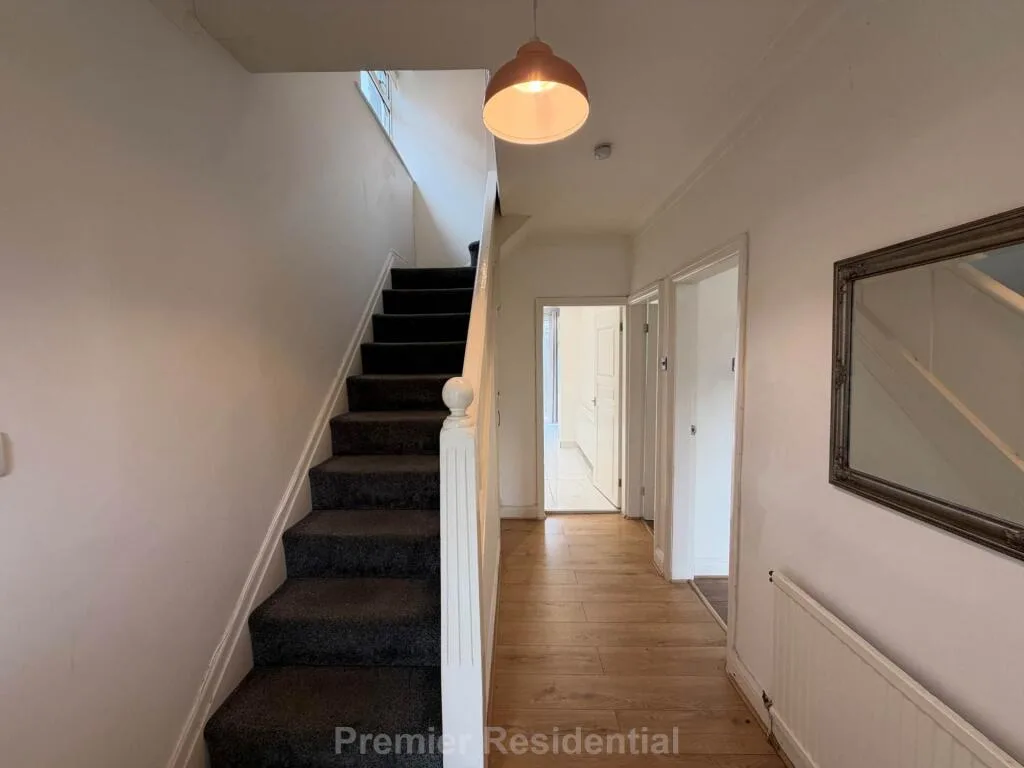 4 bedroom semi-detached house for rent