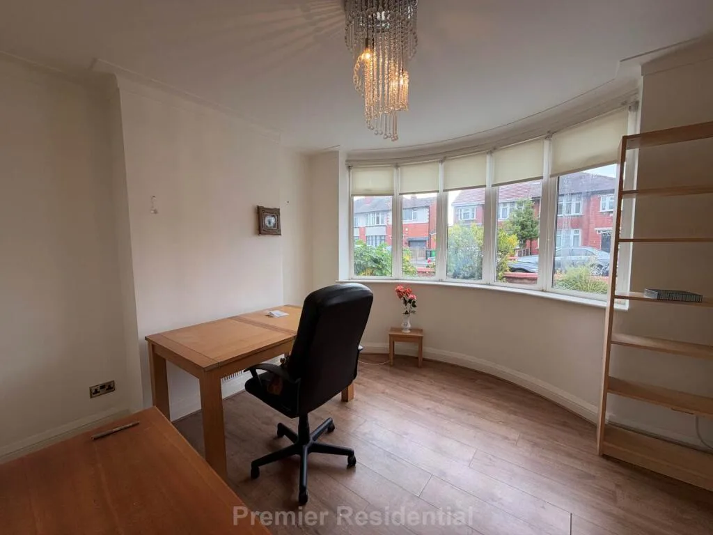 4 bedroom semi-detached house for rent