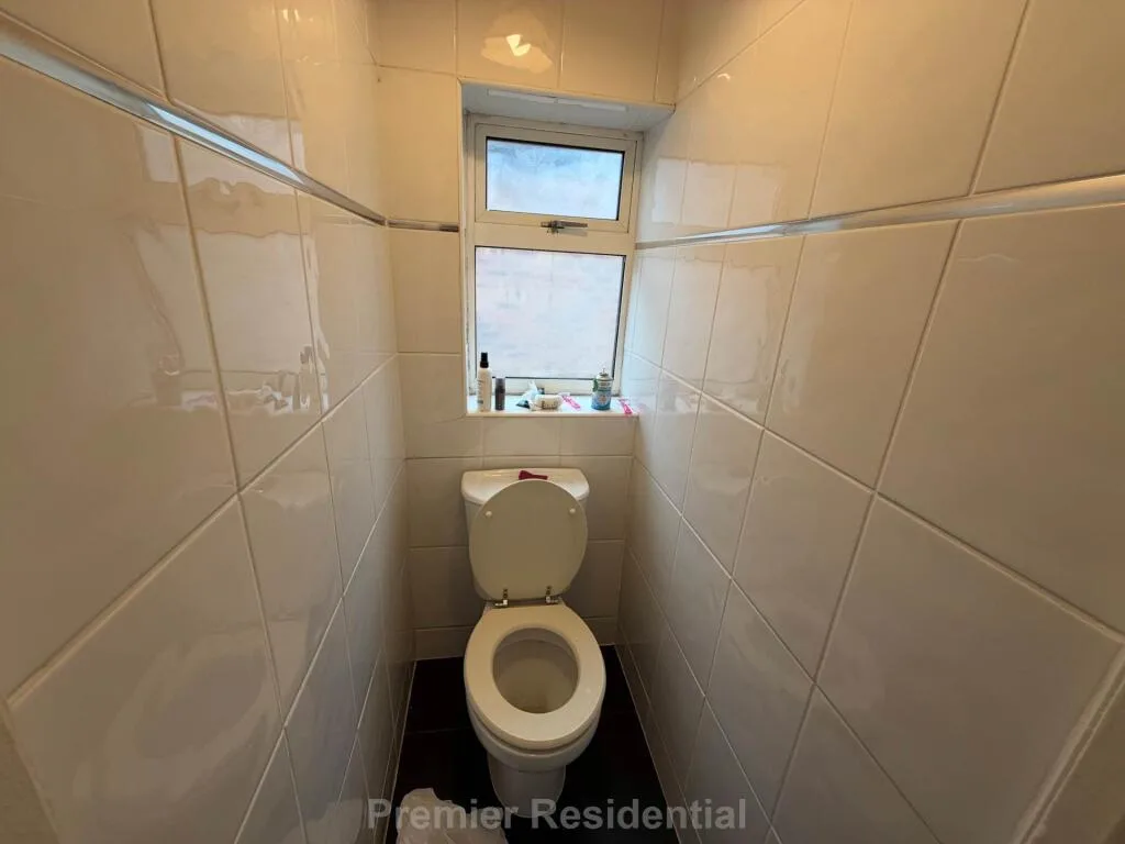 4 bedroom semi-detached house for rent