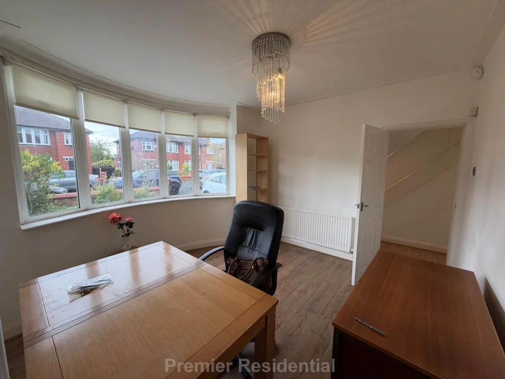 4 bedroom semi-detached house for rent