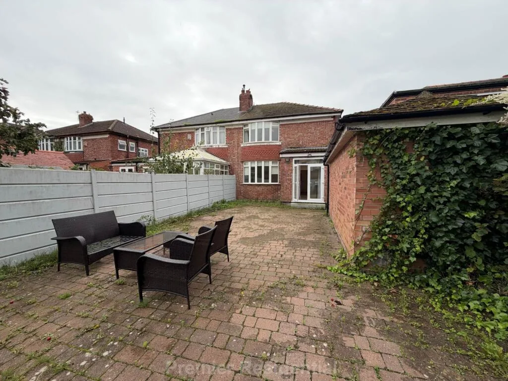 4 bedroom semi-detached house for rent