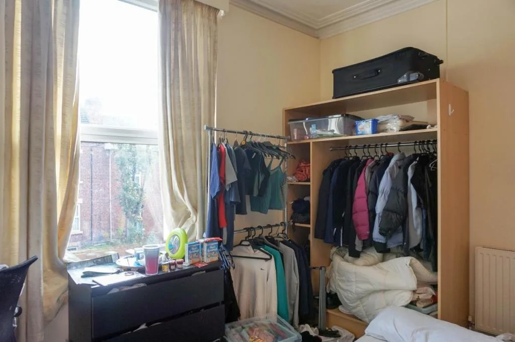 8 bedroom house for rent
