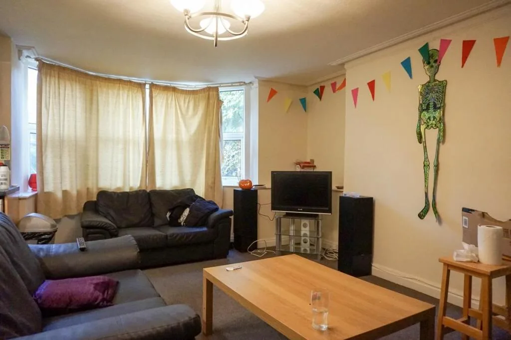 8 bedroom house for rent
