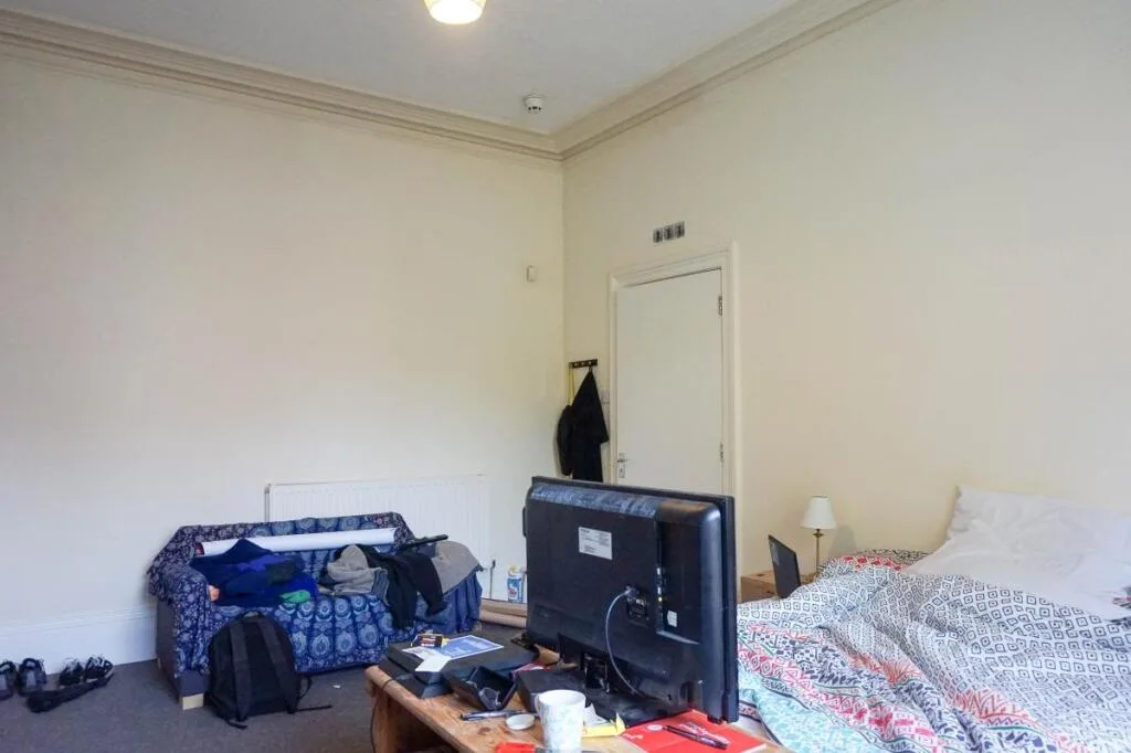 8 bedroom house for rent