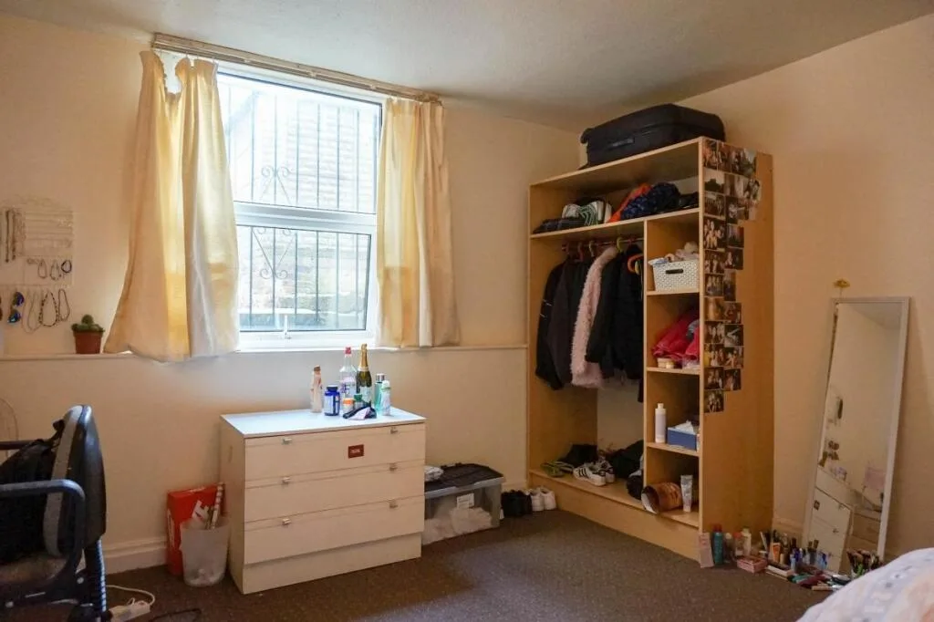 8 bedroom house for rent