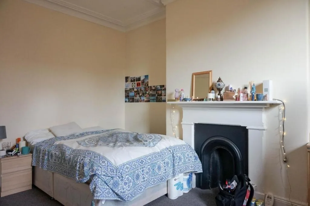 8 bedroom house for rent