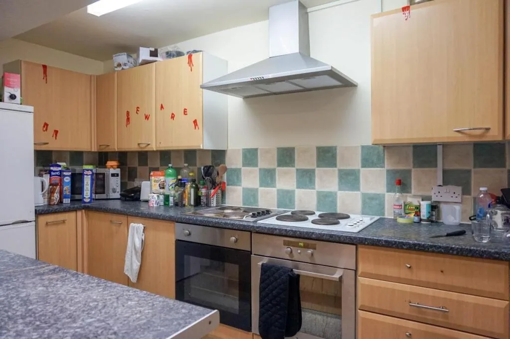 8 bedroom house for rent