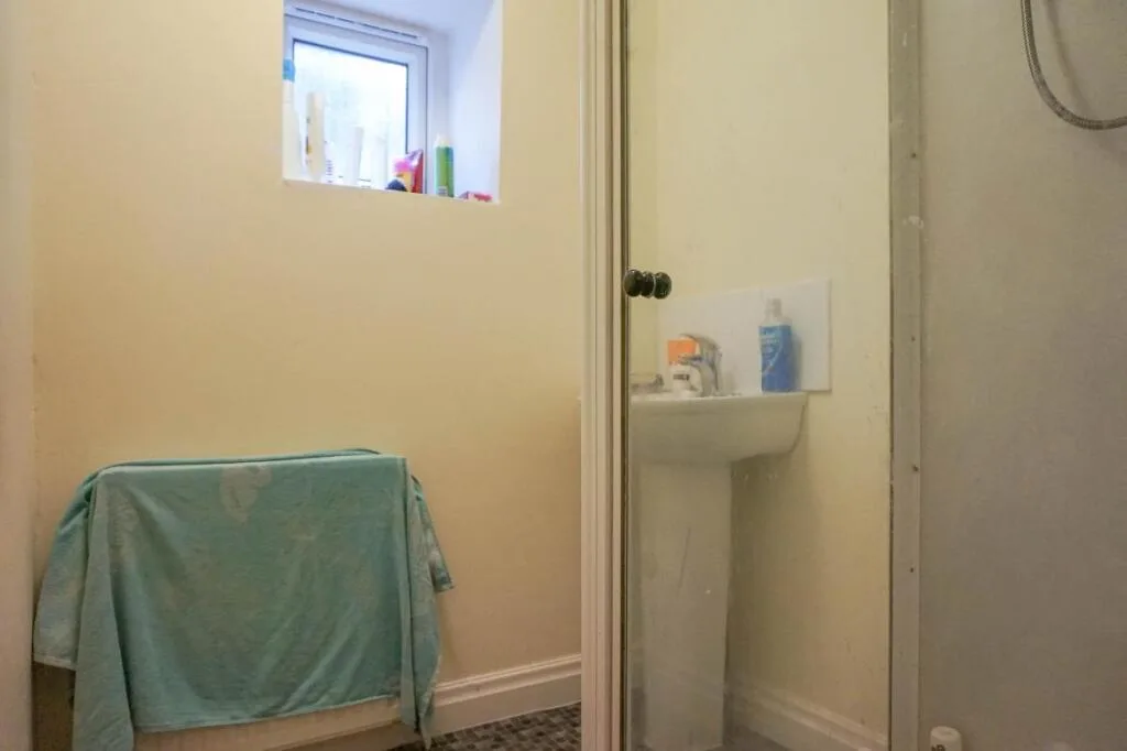 8 bedroom house for rent