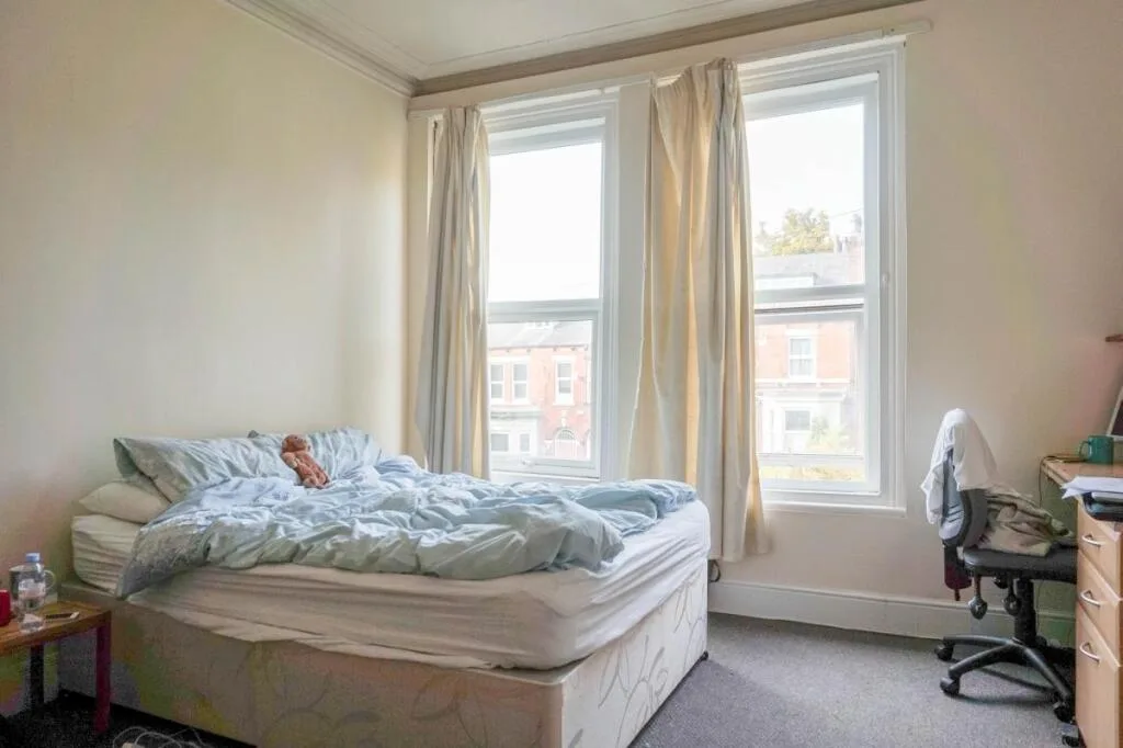 8 bedroom house for rent