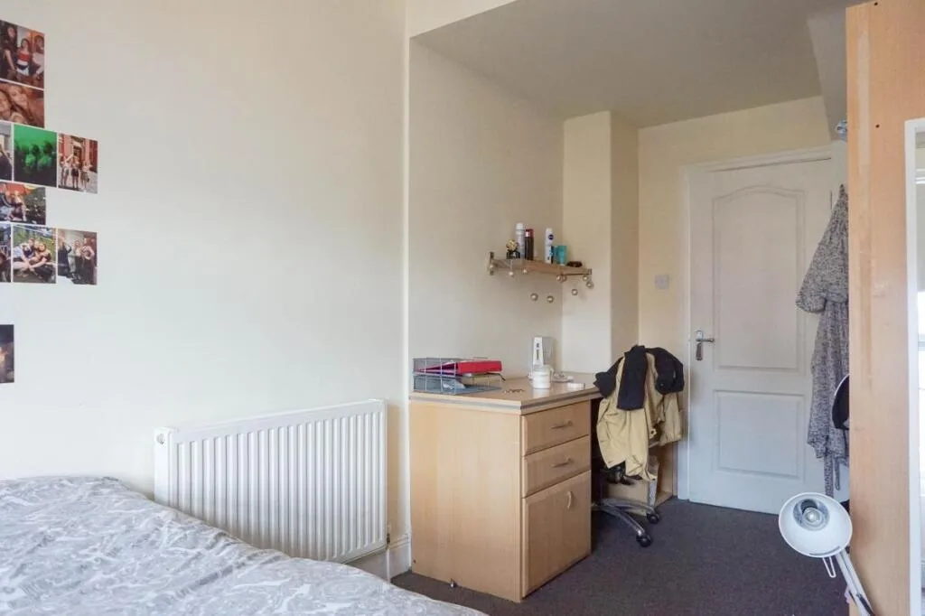 8 bedroom house for rent