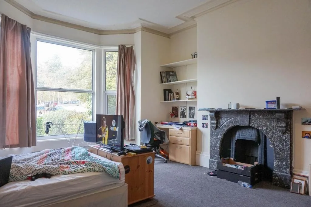 8 bedroom house for rent