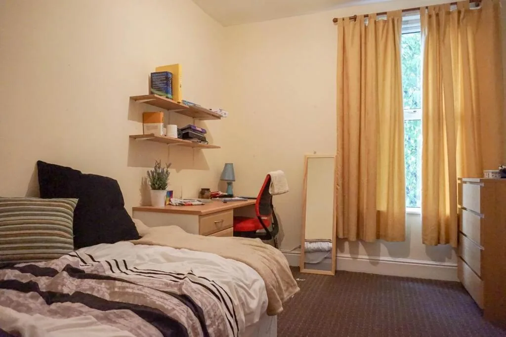 8 bedroom house for rent