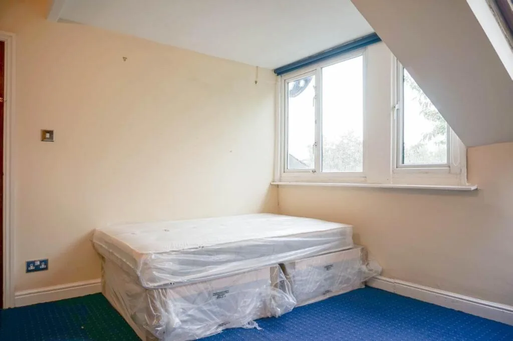 8 bedroom house for rent