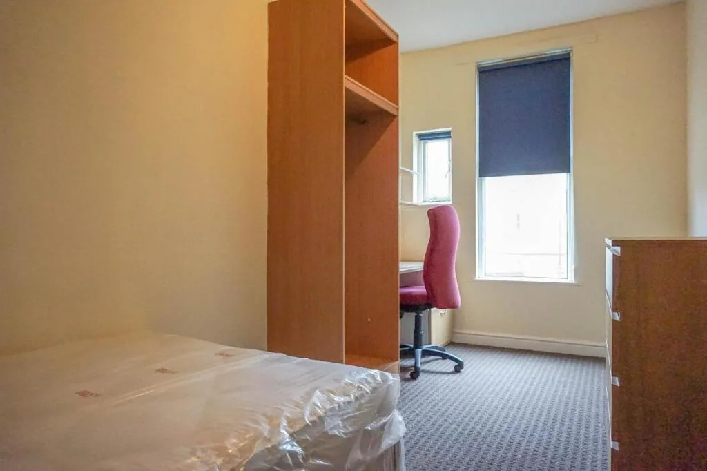8 bedroom house for rent