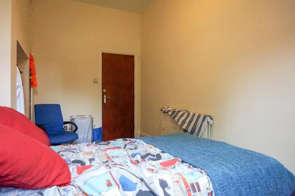 8 bedroom house for rent