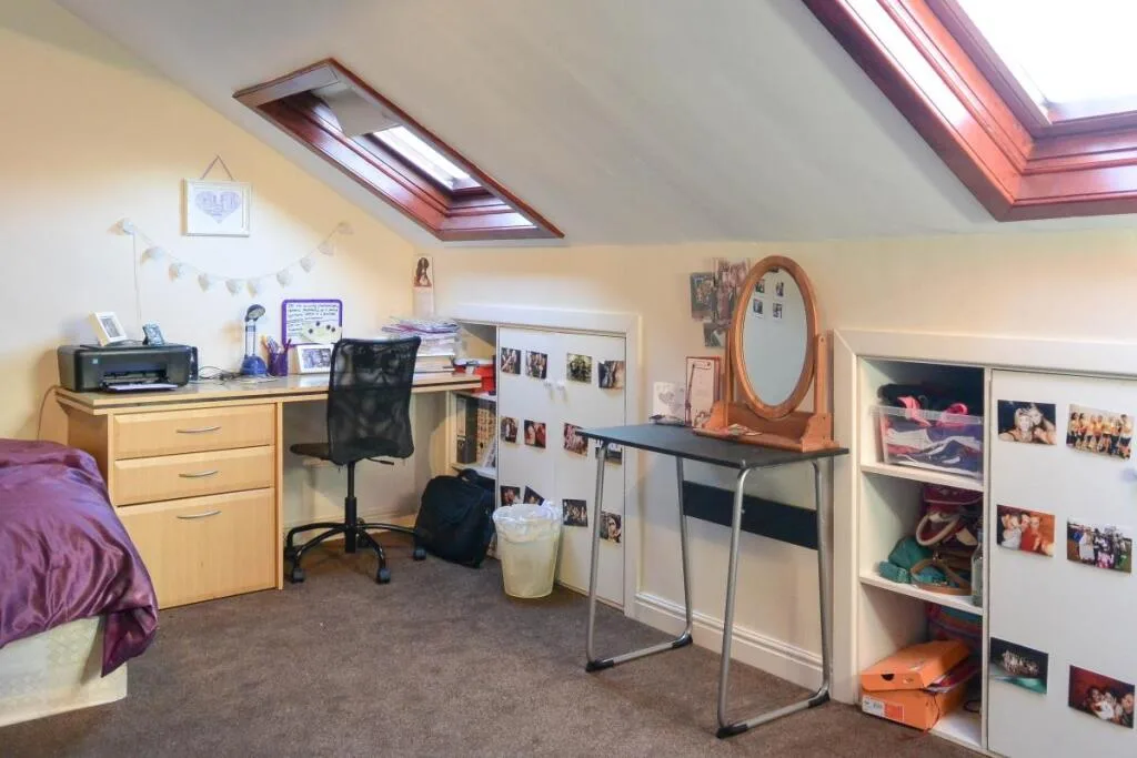 6 bedroom house for rent