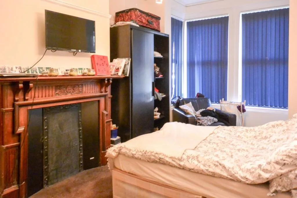 6 bedroom house for rent