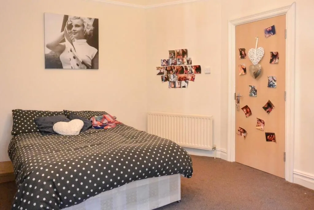 6 bedroom house for rent