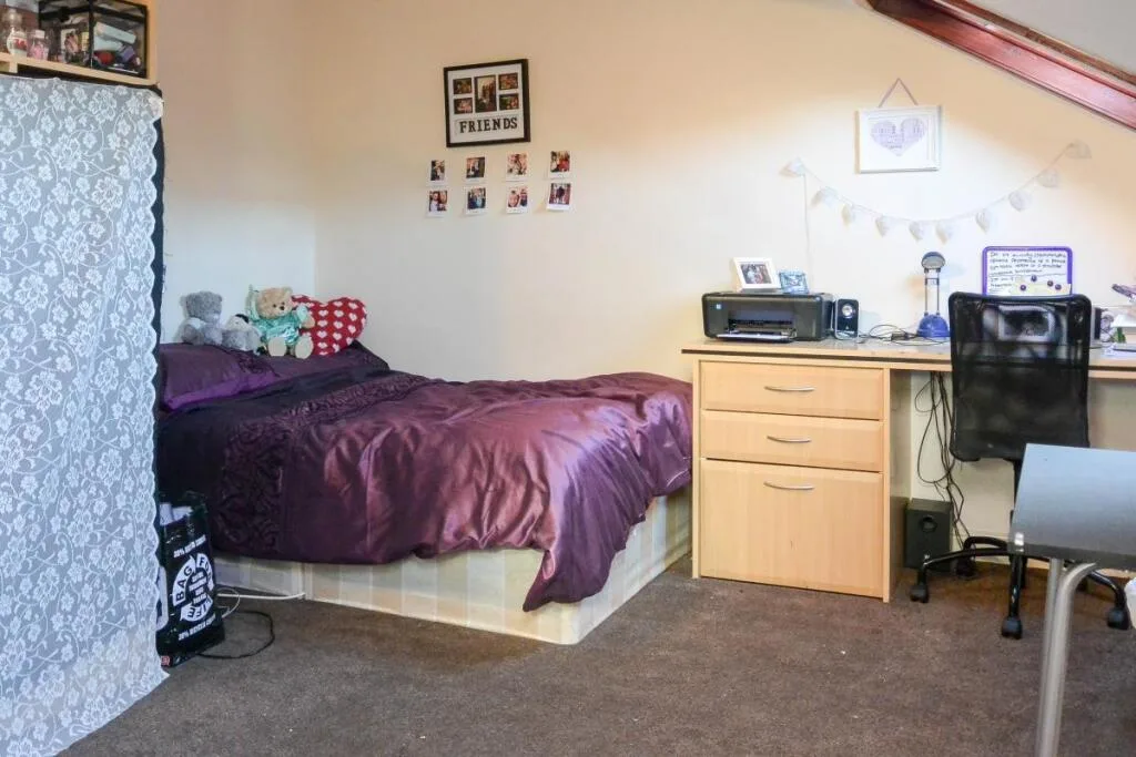 6 bedroom house for rent