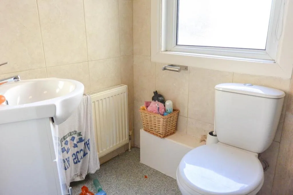 6 bedroom house for rent