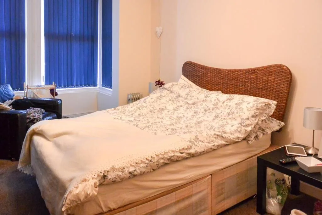 6 bedroom house for rent
