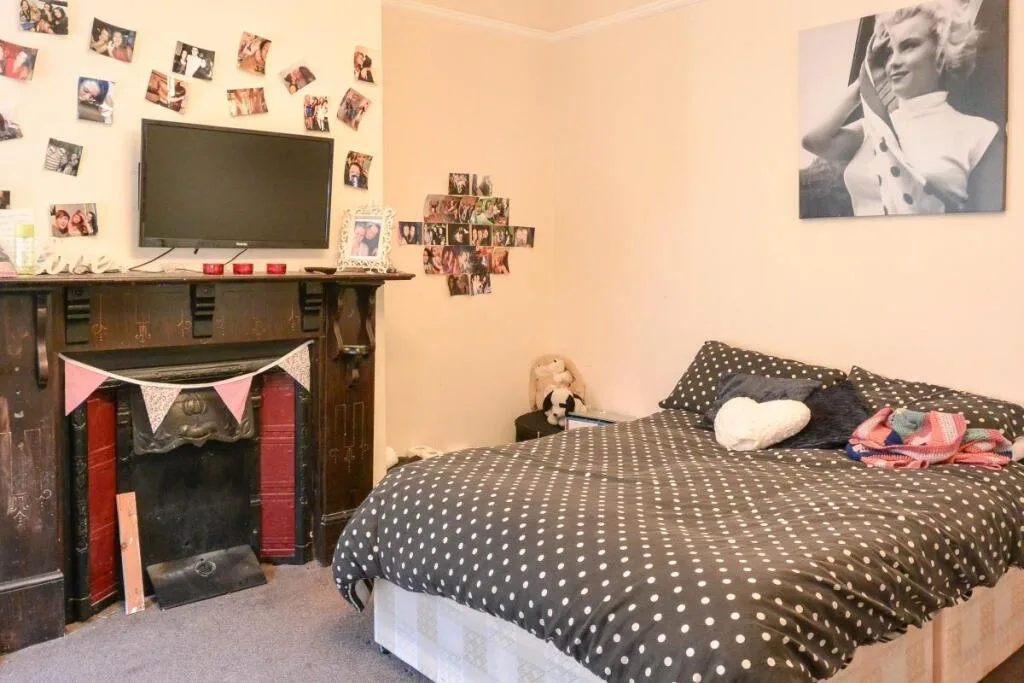 6 bedroom house for rent