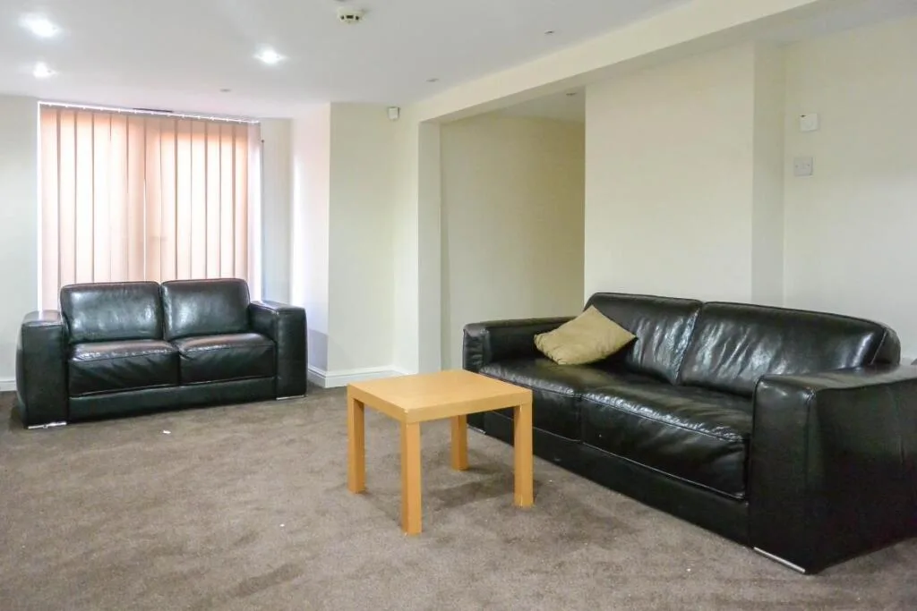 6 bedroom house for rent