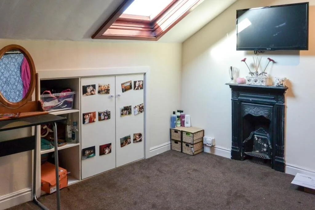 6 bedroom house for rent