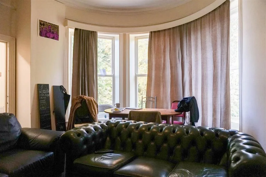 6 bedroom flat for rent