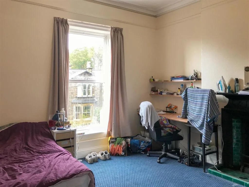6 bedroom flat for rent