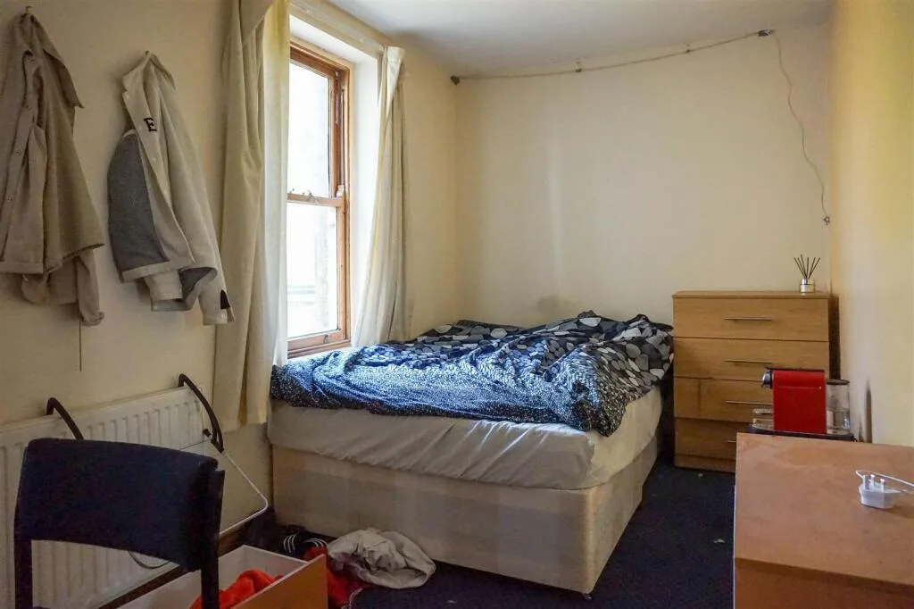 6 bedroom flat for rent