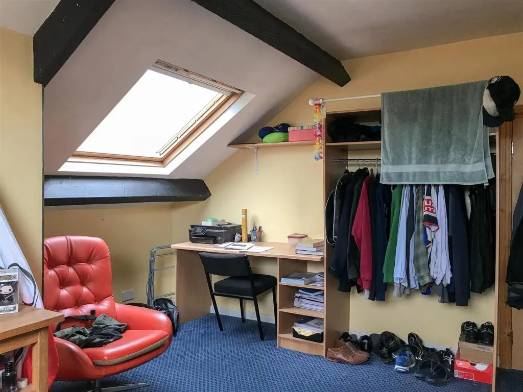 6 bedroom flat for rent
