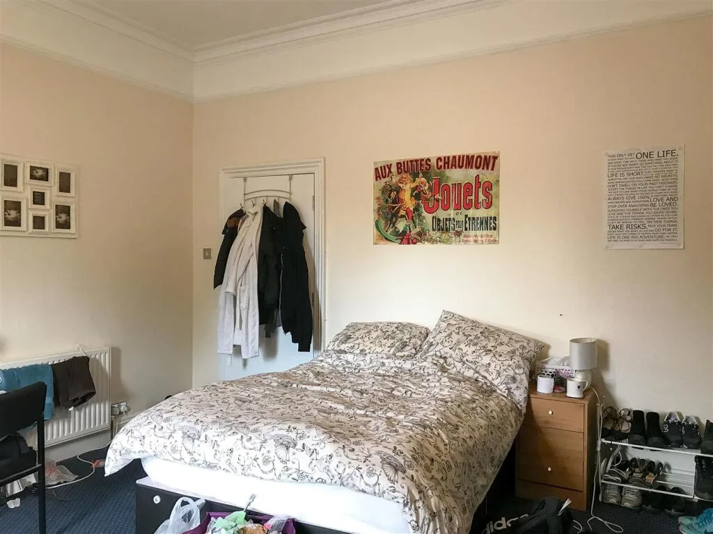 6 bedroom flat for rent