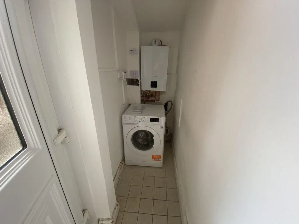 6 bedroom terraced house for rent