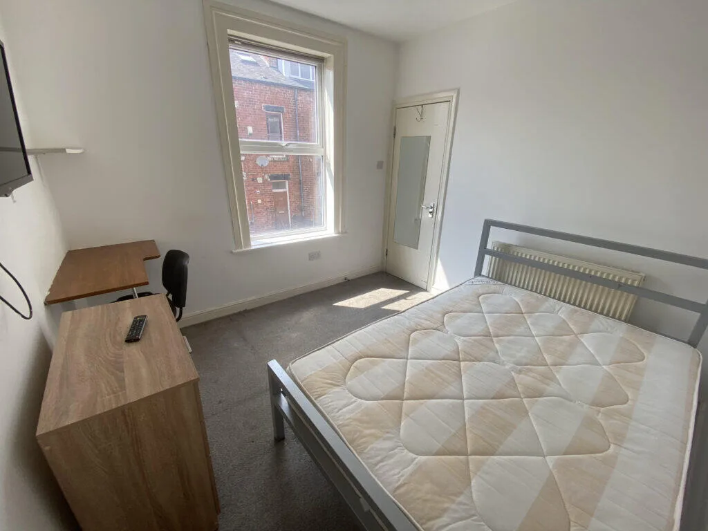 6 bedroom terraced house for rent