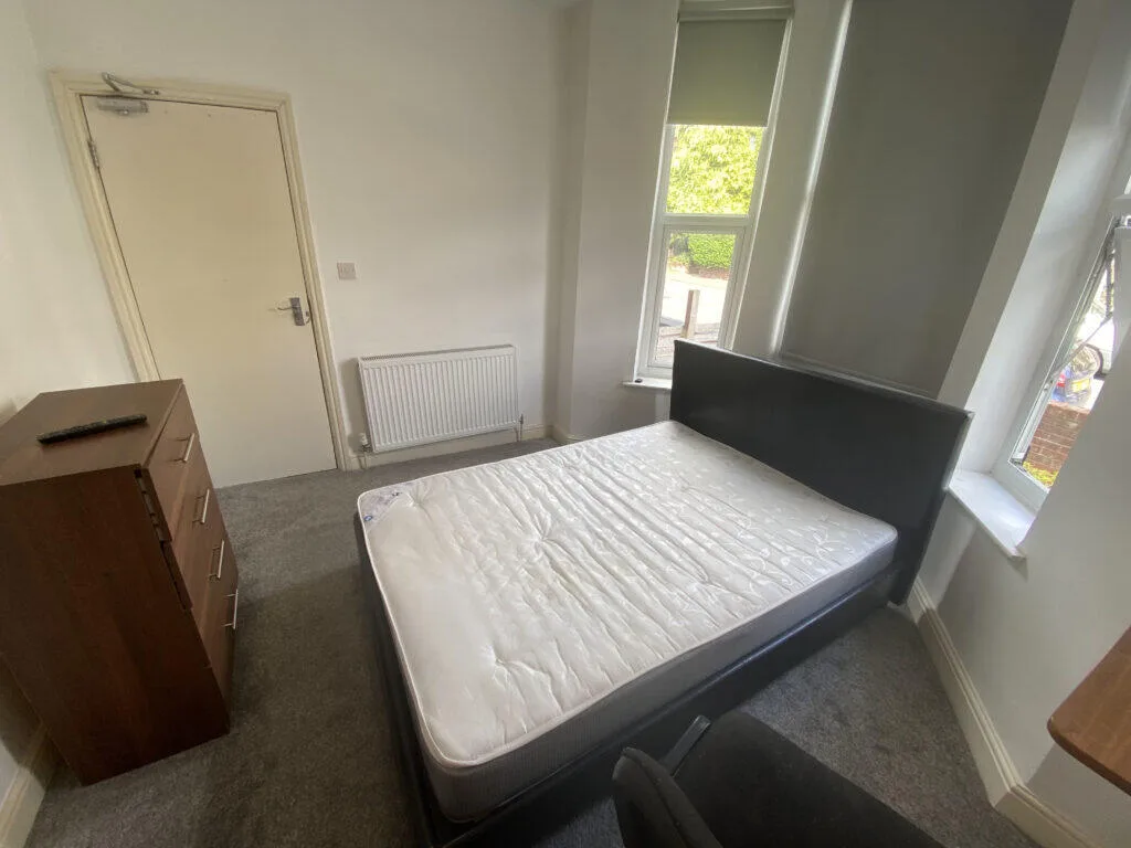 6 bedroom terraced house for rent