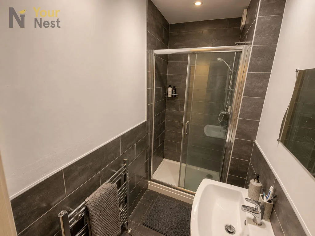 5 bedroom terraced house for rent