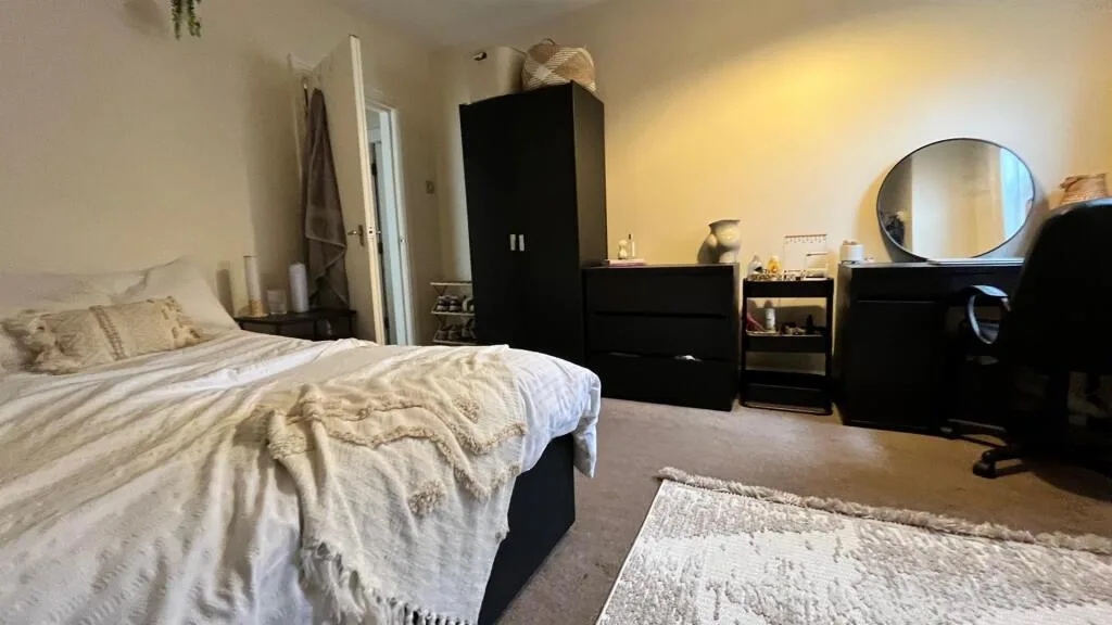 5 bedroom house for rent